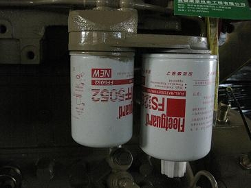 康明斯機油濾清器，帶油水分離閥